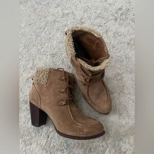 UGG Suede Heeled Annalise Boot size 9